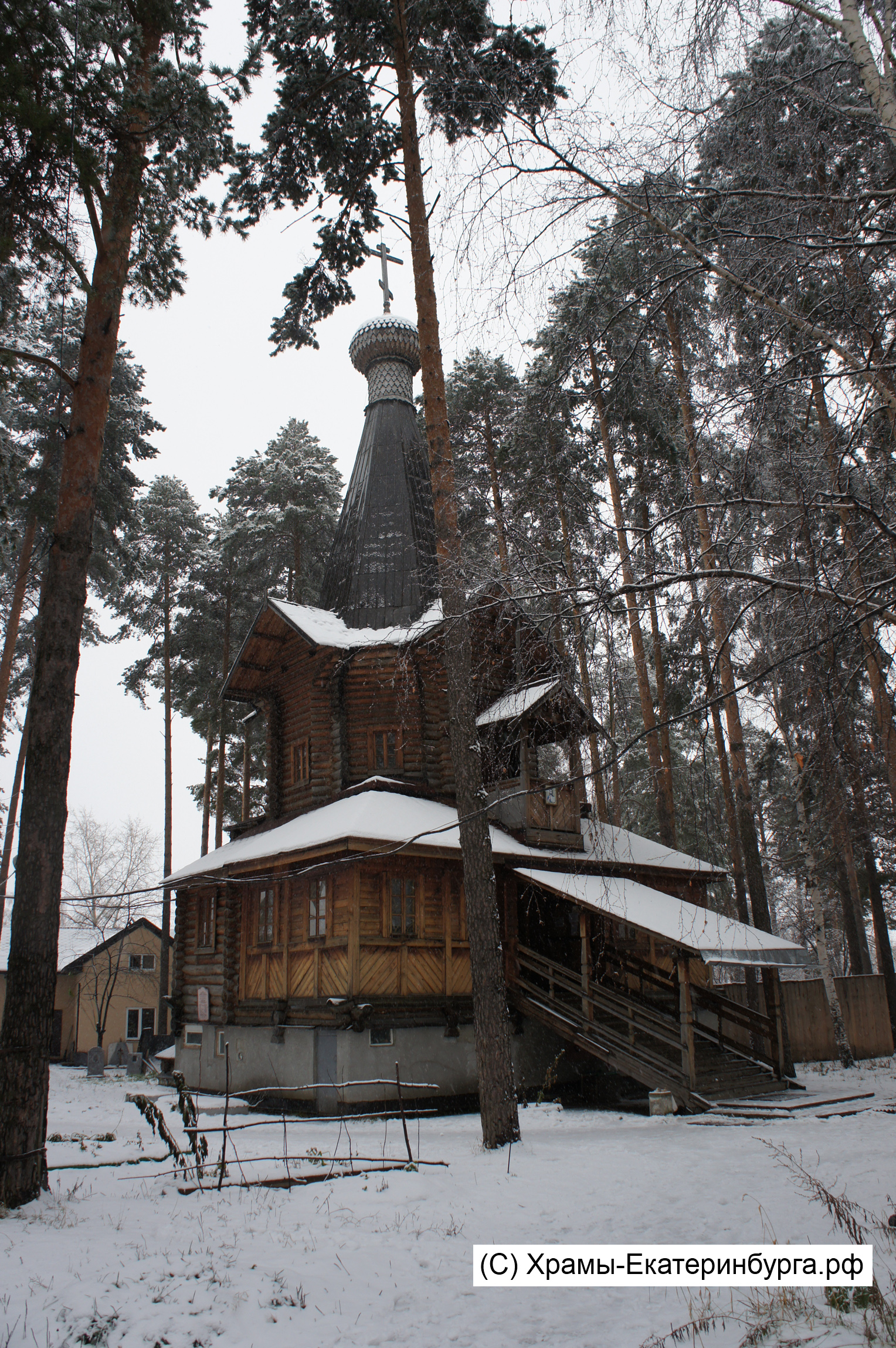 http://xn----7sbbaemlb1arts4ahd0aww1j.xn--p1ai/2012/12/13/hram_vseh_svyatyh_uralmash.jpg